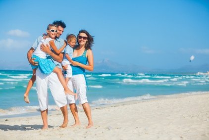 Erholung, viel gemeinsame Zeit und ein bisschen Luxus - davon träumen viele Familien im Urlaub © max topchii - Fotolia.com