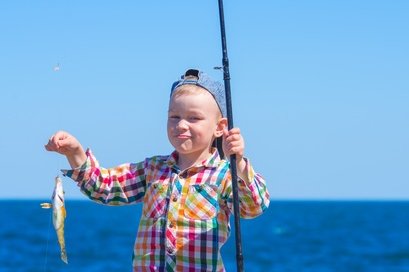 Der Fang - nicht unbedingt das Wichtigste beim Angeln mit Kindern... © Sviatoslav Khomiakov - Fotolia.com