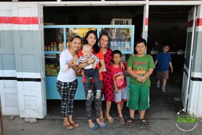 Einheimische Familie in Sumatra