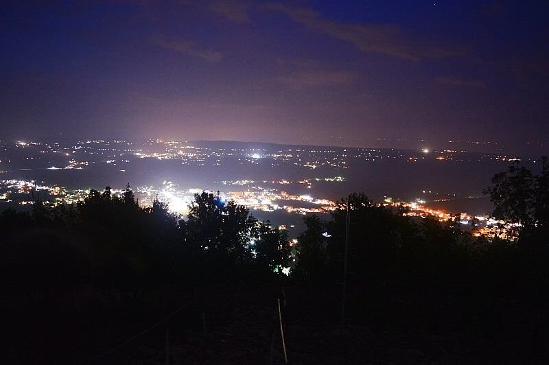 Nachtblick auf Medjugorje vom Kreuzwegsberg © travelfamily.de Nachtblick auf Medjugorje vom Kreuzwegsberg © travelfamily.de