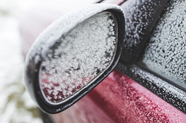 Autofahren bei Schnee und Eis © Pixabay