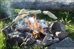 Stockbrot grillen am Lagerfeuer © Nicky2