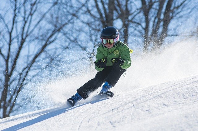 Günstig skifahren mit Kindern? Das geht! © Pixabay