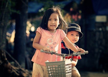 Mit den anderen Kindern spielen? Aber klar doch © Pixabay Mit den anderen Kindern spielen? Aber klar doch © Pixabay