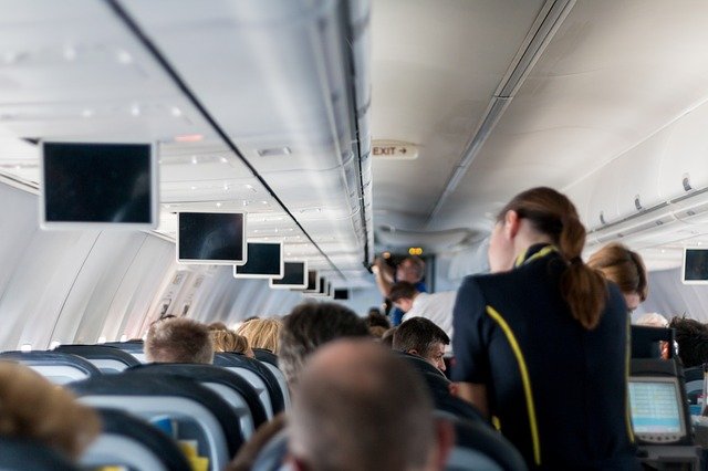 Fliegen mit Kindern - 14 Dinge, die ihr im Flugzeug kostenlos bekommt